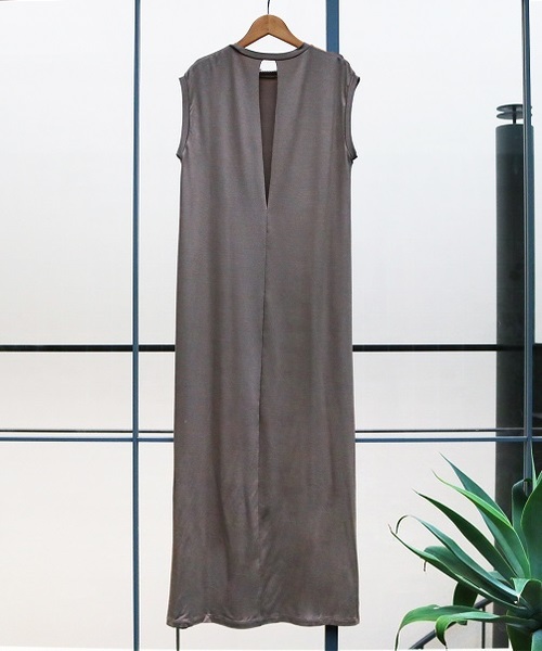 TODAYFUL（トゥデイフル）の「バッグスリットワンピース（ワンピース・レディース・ブラック/グレイッシュベージュ/オレンジ・38inch/36inch）」の11枚目の写真