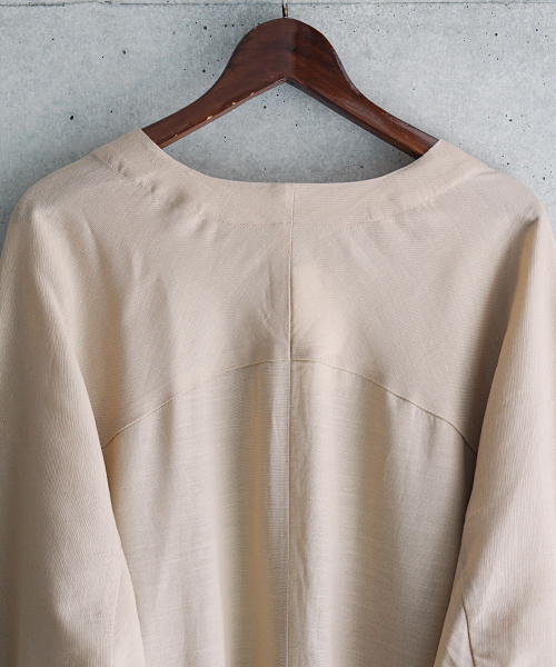 laboratory work(ラボラトリーワーク)の「リネンゆるガウン(その他アウター・レディース・ベージュ/ブラック/カーキ・MEDIUM)」の11枚目の写真