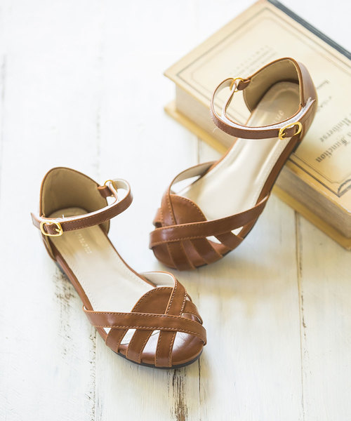 menue（メヌエ）の「キッズ ベルクロ ローウェッジ ストラップ サンダル（サンダル・キッズ・マスタード/ブルー系その他/グレー系その他/キャメル/ピンク/ホワイト/コーラルピンク/イエロー系その他/ブラック/グレイッシュベージュ/ブラウン/レッド・17cm/15cm/16cm/20cm/21.0cm/19cm/18cm）」の9枚目の写真