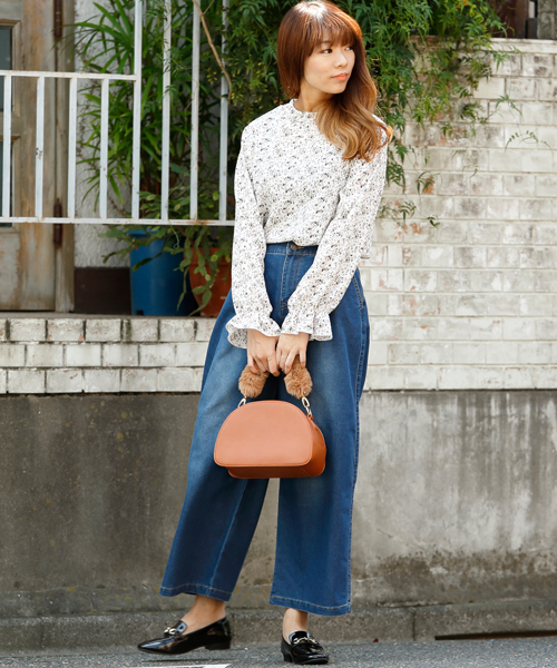 RAY CASSIN（レイカズン）の「シャーリングハイネック小花柄ブラウス（シャツ/ブラウス・レディース・ブラック/ネイビー/グリーン/オフホワイト・FREE）」の15枚目の写真