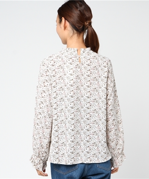 RAY CASSIN（レイカズン）の「シャーリングハイネック小花柄ブラウス（シャツ/ブラウス・レディース・ブラック/ネイビー/グリーン/オフホワイト・FREE）」の12枚目の写真