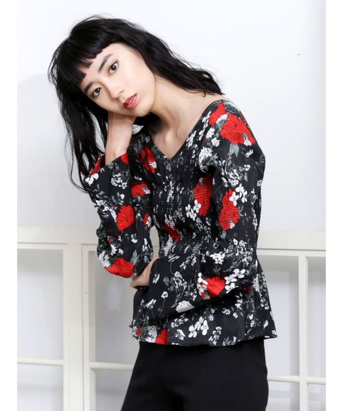 EMODA（エモダ）の「ライトフラワーシャーリングトップス（Tシャツ/カットソー・レディース・ホワイト/ブラック/その他/その他1・FREE）」の4枚目の写真