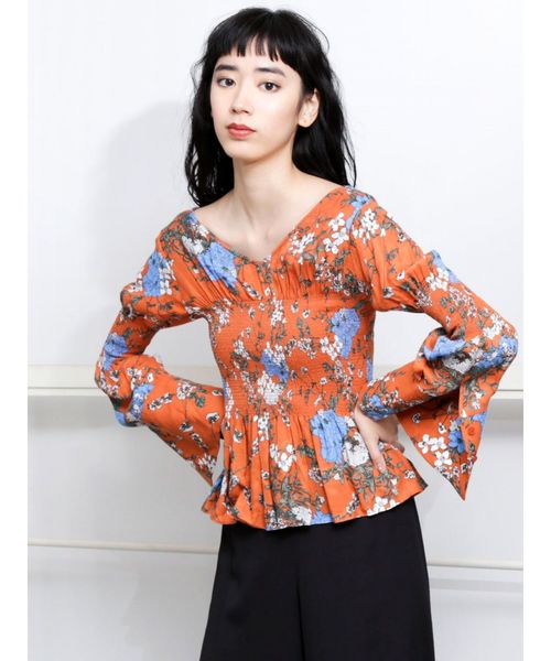 EMODA（エモダ）の「ライトフラワーシャーリングトップス（Tシャツ/カットソー・レディース・ホワイト/ブラック/その他/その他1・FREE）」の3枚目の写真