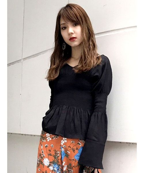 EMODA（エモダ）の「ライトフラワーシャーリングトップス（Tシャツ/カットソー・レディース・ホワイト/ブラック/その他/その他1・FREE）」の2枚目の写真