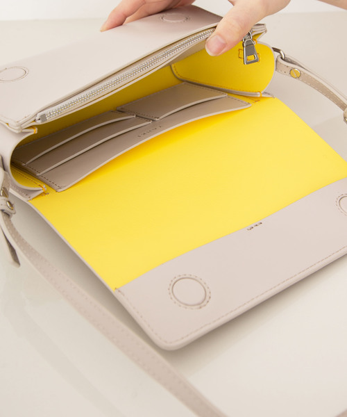 YAHKI(ヤーキ)の「【YAHKI】《STUDIOUS別注》お財布ショルダー YH-185(ショルダーバッグ・レディース・ブラック/ベージュ/フューシャピンク/ベージュ系その他・FREE)」の6枚目の写真