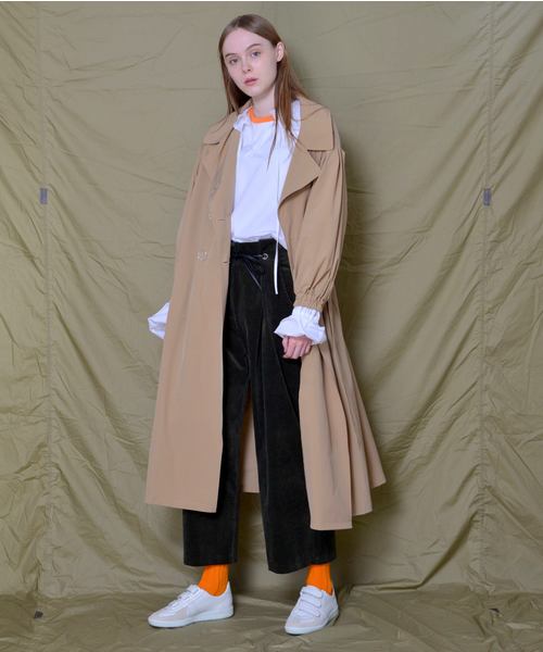 SUPERTHANKS（スーパーサンクス）の「ギャザーロングトレンチコート（トレンチコート・レディース・ブラック/ベージュ・FREE）」の12枚目の写真