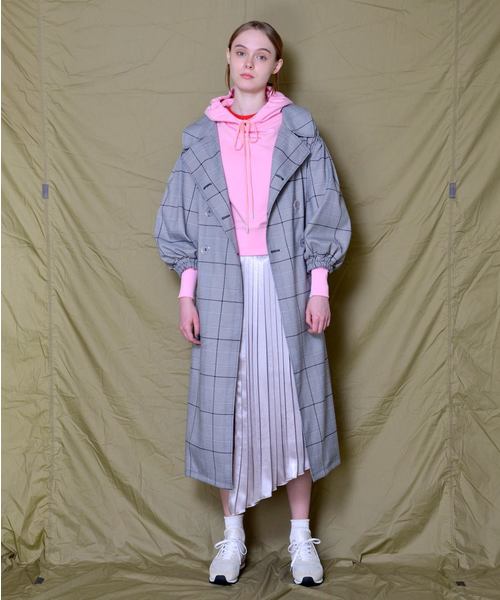 SUPERTHANKS（スーパーサンクス）の「ギャザーロングトレンチコート（トレンチコート・レディース・ブラック/ベージュ・FREE）」の4枚目の写真