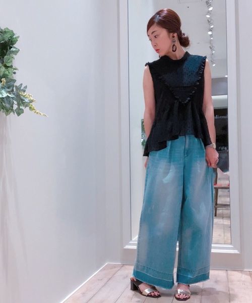 YECCA VECCA（イェッカヴェッカ）の「・フリルノースリーブブラウス（シャツ/ブラウス・レディース・ホワイト/イエロー/ブルー/ブラック・FREE）」の2枚目の写真