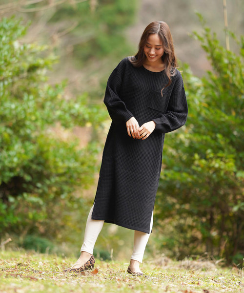 rps（アールピーエス）の「ワッフル編みボリューム袖ニットワンピース（ワンピース・レディース・ブラック/アイボリー/杢グレー・M）」の5枚目の写真