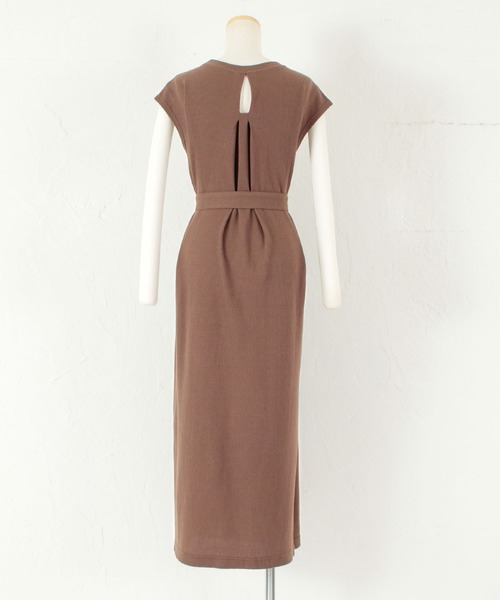 titivate（ティティベイト）の「ﾗｳﾝﾄﾞﾈｯｸﾜｯﾌﾙｶｯﾄｿｰﾜﾝﾋﾟｰｽ（ワンピース・レディース・ブラック/ネイビー/オフホワイト/ブラウン/カーキ/杢グレー・S/M/L）」の19枚目の写真