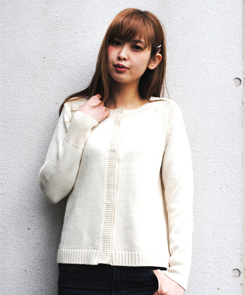 SILAS(サイラス)の「SLIT KNIT CARDIGAN(カーディガン/ボレロ・レディース・ホワイト/ネイビー・ONE SIZE)」の1枚目の写真