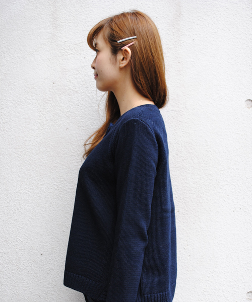 SILAS(サイラス)の「SLIT KNIT CARDIGAN(カーディガン/ボレロ・レディース・ホワイト/ネイビー・ONE SIZE)」の5枚目の写真