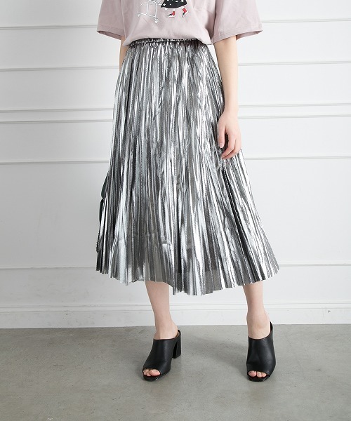 Libby&Rose（リビーアンドローズ）の「メタリックプリーツスカート（スカート・レディース・ブラック/ベージュ/シルバー/パープル・FREE）」の4枚目の写真