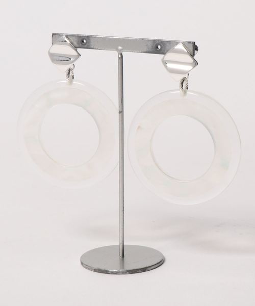 LOWRYS FARM（ローリーズファーム）の「オオブリリングイヤリング　839012（イヤリング・レディース・ベージュ/ブラウン/オフホワイト・FREE）」の6枚目の写真