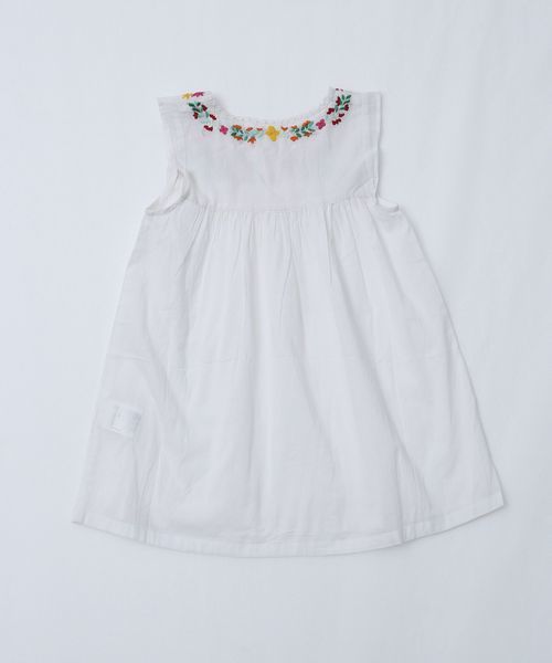 coen（コーエン）の「【KIDS】【Market】フラワー刺繍ノースリーブワンピース（ワンピース・キッズ・ホワイト/ネイビー・LARGE/MEDIUM/SMALL）」の7枚目の写真