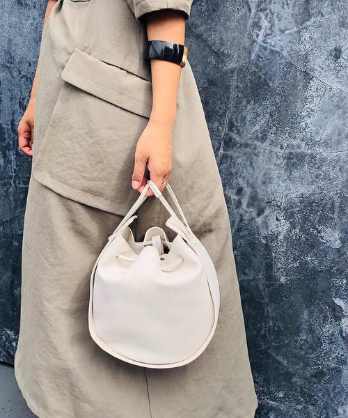 PARKS TOKYO SELECT（パークストウキョウセレクト）の「ﾗｳﾝﾄﾞｷﾝﾁｬｸBAG（ショルダーバッグ・レディース・ブラック/アイボリー/キャメル・FREE）」の14枚目の写真