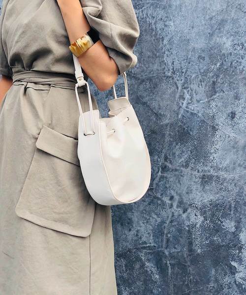 PARKS TOKYO SELECT（パークストウキョウセレクト）の「ﾗｳﾝﾄﾞｷﾝﾁｬｸBAG（ショルダーバッグ・レディース・ブラック/アイボリー/キャメル・FREE）」の8枚目の写真