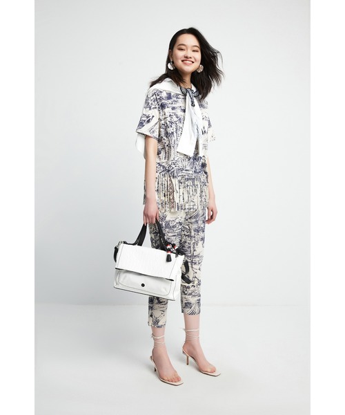 Desigual(デシグアル)の「裾フリンジ付き半袖シャツ(Tシャツ/カットソー・レディース・ホワイト・M/2L/L/S/SS)」の5枚目の写真