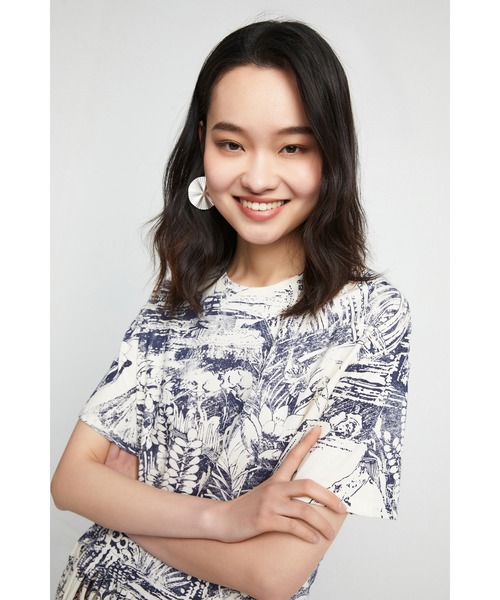 Desigual(デシグアル)の「裾フリンジ付き半袖シャツ(Tシャツ/カットソー・レディース・ホワイト・M/2L/L/S/SS)」の3枚目の写真