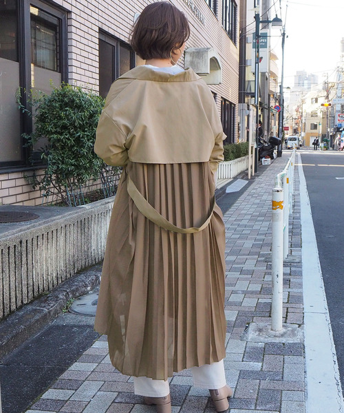 tiptop（ティップトップ）の「バックプリーツロングトレンチコート（トレンチコート・レディース・ベージュ/ブラウン/グレイッシュベージュ・FREE）」の7枚目の写真