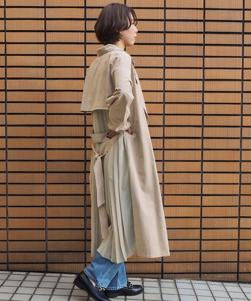 tiptop（ティップトップ）の「バックプリーツロングトレンチコート（トレンチコート・レディース・ベージュ/ブラウン/グレイッシュベージュ・FREE）」の16枚目の写真