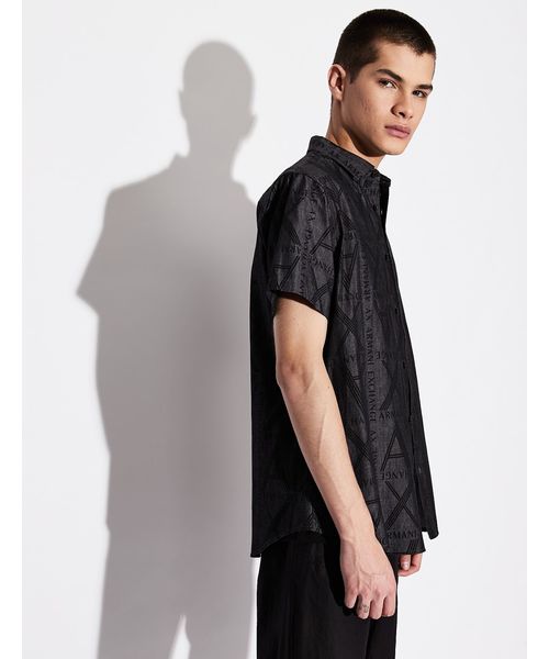 ARMANI EXCHANGE(アルマーニエクスチェンジ)の「【A|Xアルマーニ エクスチェンジ】A|Xロゴパターン 半袖デニムシャツ/REGULAR(シャツ/ブラウス・メンズ・ブラック/インディゴブルー・SMALL/MEDIUM/LARGE/X-LARGE/X-SMALL)」の4枚目の写真