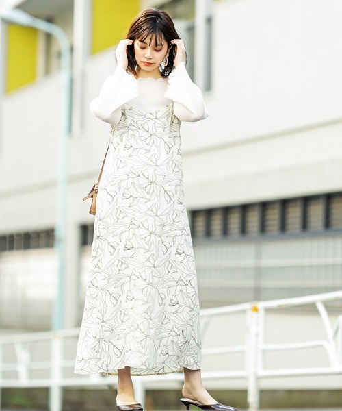 natural couture（ナチュラルクチュール）の「線画フラワー