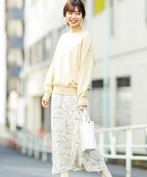 natural couture(ナチュラルクチュール)の「線画フラワープリントキャミワンピース(ワンピース・レディース・オフホワイト/ブラック・FREE)」の12枚目の写真