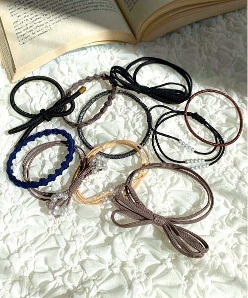 apres jour（アプレジュール）の「【apres jour × ARIAZ】イロイロヘアゴム10点セット（ヘアゴム・レディース・ブラック/スモークピンク・FREE）」の2枚目の写真