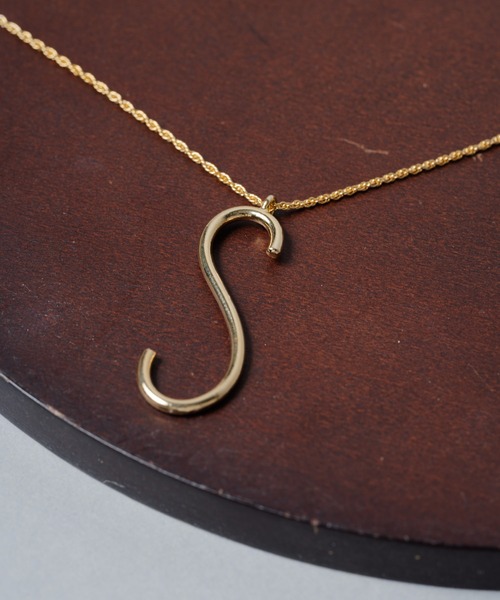 SALON（サロン）の「【 SALON / サロン 】 オリジナル手書き風イニシャルロングネックレス ★（ネックレス・レディース・A/C/E/H/K/N/R/S/T/Y/M・FREE）」の9枚目の写真