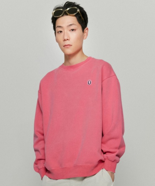 ISTKUNST(イストクンスト)の「【ISTKUNST】LOGO WAPPEN PIGMENT SWEATSHIRTS / イストクンスト ロゴ ワッペン ピグメント スウェットシャツ(スウェット・メンズ・ブラック/ブルー/クリーム/ピンク・SMALL/MEDIUM/LARGE)」の1枚目の写真