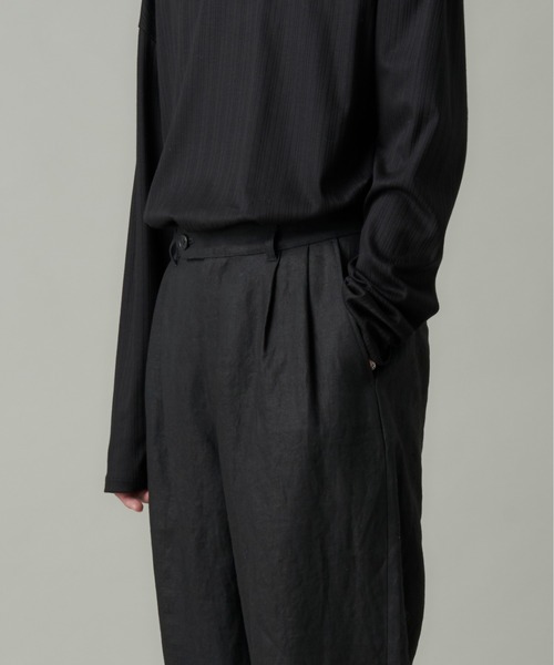 juha（ユハ）の「HERRINGBONE LINEN CROPPED PANTS（その他