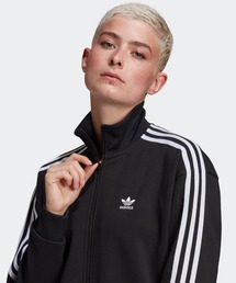 adidas（アディダス）の「アディカラー クラシックス PRIMEBLUE