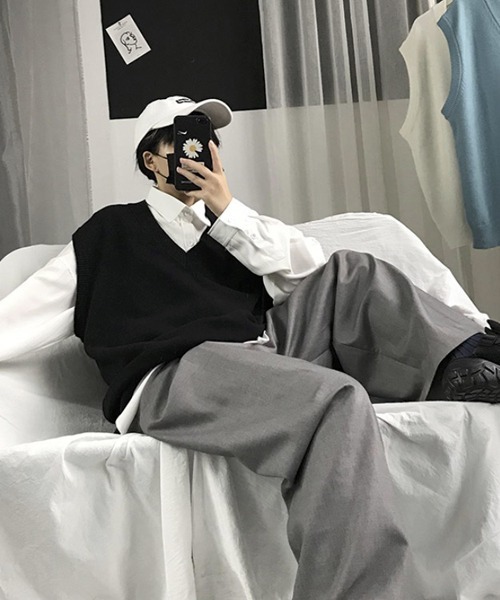 WESTBOY（ウエストボーイ）の「【WB ORIGINALS】Big Silhouette V-neck Drop Shoulder Knit Vest（ニット/セーター・メンズ・ホワイト/ブラック/ブルー・M/XL/L）」の5枚目の写真