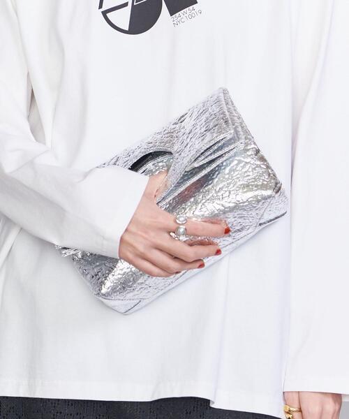 BEAUTY&YOUTH UNITED ARROWS（ビューティーアンドユースユナイテッドアローズ）の「BY スクエアメタル エンボストートバッグ（トートバッグ・レディース・シルバー/ケリー・FREE）」の2枚目の写真