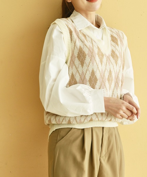 me+em select(ミームセレクト)の「アーガイルナチュラルニットベスト(ベスト・レディース・ベージュ/イエロー/アイボリー/ミント・FREE)」の5枚目の写真