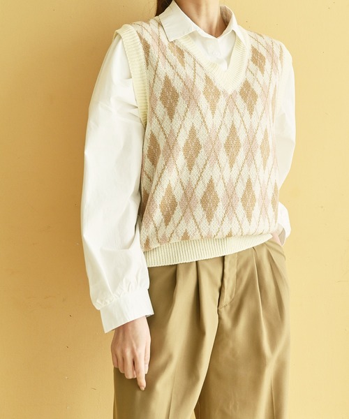 me+em select(ミームセレクト)の「アーガイルナチュラルニットベスト(ベスト・レディース・ベージュ/イエロー/アイボリー/ミント・FREE)」の8枚目の写真