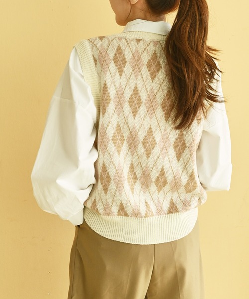me+em select(ミームセレクト)の「アーガイルナチュラルニットベスト(ベスト・レディース・ベージュ/イエロー/アイボリー/ミント・FREE)」の10枚目の写真