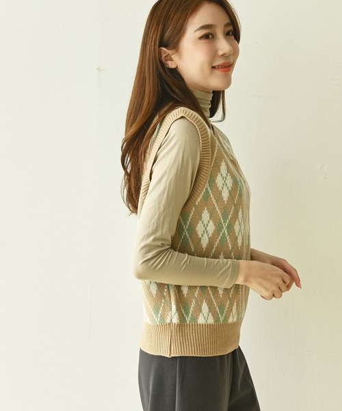 me+em select(ミームセレクト)の「アーガイルナチュラルニットベスト(ベスト・レディース・ベージュ/イエロー/アイボリー/ミント・FREE)」の15枚目の写真