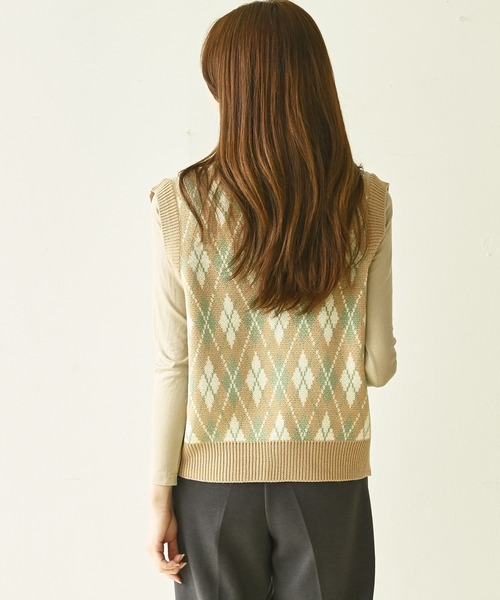me+em select(ミームセレクト)の「アーガイルナチュラルニットベスト(ベスト・レディース・ベージュ/イエロー/アイボリー/ミント・FREE)」の17枚目の写真