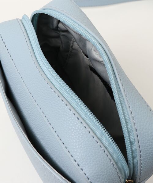 HONEYSUCKLE ROSE（ハニーサックルローズ）の「【HONEYSUCKLE ROSE】タッセルスクエアショルダー（ショルダーバッグ・レディース・ブラウン/ブルー/ブラック・ONE SIZE）」の7枚目の写真