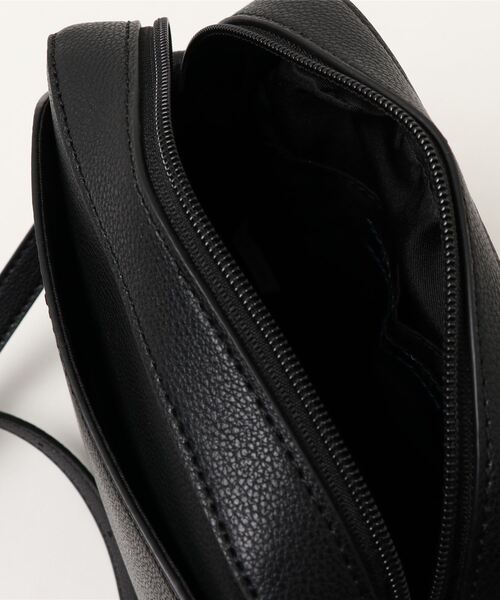 HONEYSUCKLE ROSE（ハニーサックルローズ）の「【HONEYSUCKLE ROSE】タッセルスクエアショルダー（ショルダーバッグ・レディース・ブラウン/ブルー/ブラック・ONE SIZE）」の8枚目の写真