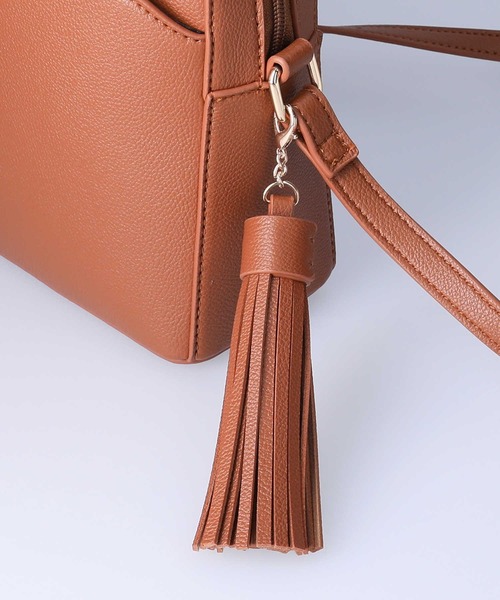 HONEYSUCKLE ROSE（ハニーサックルローズ）の「【HONEYSUCKLE ROSE】タッセルスクエアショルダー（ショルダーバッグ・レディース・ブラウン/ブルー/ブラック・ONE SIZE）」の11枚目の写真