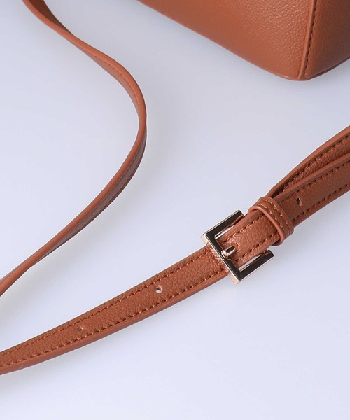 HONEYSUCKLE ROSE（ハニーサックルローズ）の「【HONEYSUCKLE ROSE】タッセルスクエアショルダー（ショルダーバッグ・レディース・ブラウン/ブルー/ブラック・ONE SIZE）」の10枚目の写真