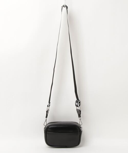 Kappa(カッパ)の「Kappa(カッパ)【UNI】ショルダーバッグ(ショルダーバッグ・レディース・ブラック/シルバー/ホワイト・ONE SIZE)」の7枚目の写真