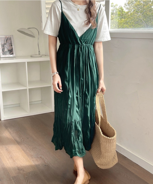 emi+（エミプラス）の「ワッシャーキャミワンピース（ワンピース・レディース・ホワイト/ブラック/ボルドー/ネイビー/グリーン/ベージュ/グレー/カーキ/ブルーグレー/ライトベージュ・FREE）」の22枚目の写真