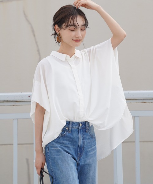 AMERICAN HOLIC（アメリカンホリック）の「ショルダータックボックスシャツ　＊●（シャツ/ブラウス・レディース・ブラック/ベージュ/オフホワイト/ベージュ系その他2/ブルー系その他6・M/L）」の2枚目の写真