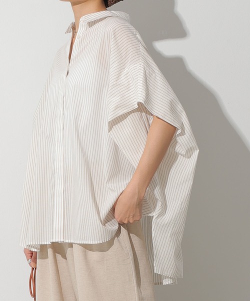 AMERICAN HOLIC（アメリカンホリック）の「ショルダータックボックスシャツ　＊●（シャツ/ブラウス・レディース・ブラック/ベージュ/オフホワイト/ベージュ系その他2/ブルー系その他6・M/L）」の7枚目の写真