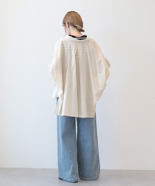 AMERICAN HOLIC（アメリカンホリック）の「ショルダータックボックスシャツ　＊●（シャツ/ブラウス・レディース・ブラック/ベージュ/オフホワイト/ベージュ系その他2/ブルー系その他6・M/L）」の15枚目の写真