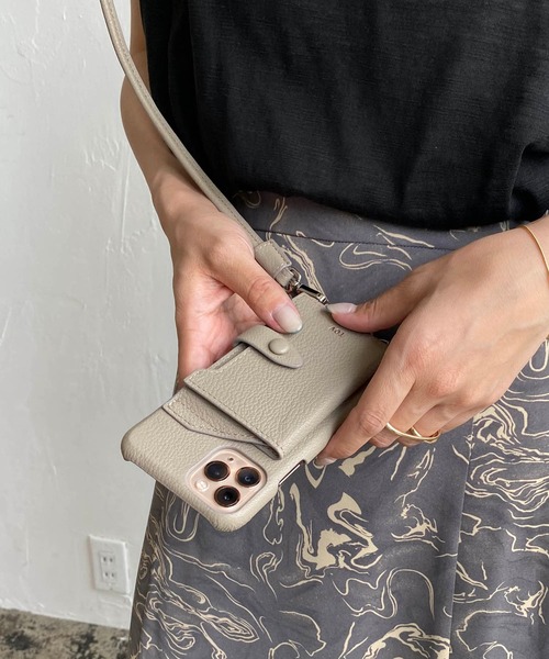 tov（トーヴ）の「【iphoneX/Xs/11pro対応】ミラーカード付スマホケース（スマホケース/カバー・レディース・ブラック/パープル/アイボリー/グレイッシュベージュ/キャメル/ベージュ/オレンジ/モカ・ONESIZE/FREE）」の21枚目の写真